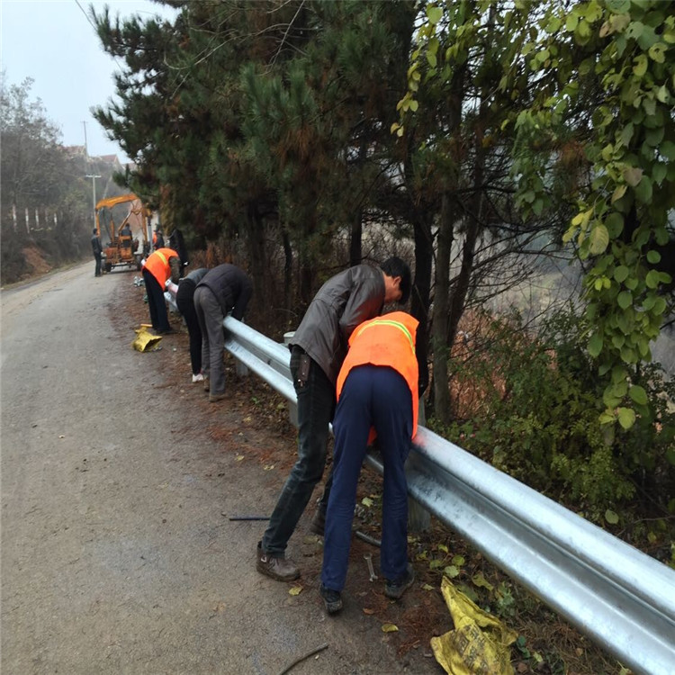 波形護(hù)欄立柱最常用的幾種安裝方法有哪些？